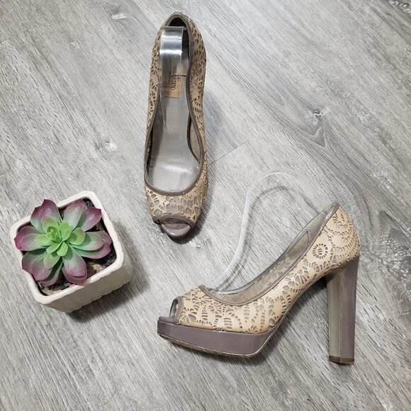 Valentino Laser Cut Leather Mesh Pumps 39.5 - Picture 1 of 11